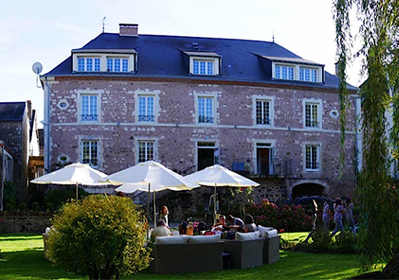 Logis - Auberge De L'Abbaye Thiron-Gardais Zewnętrze zdjęcie