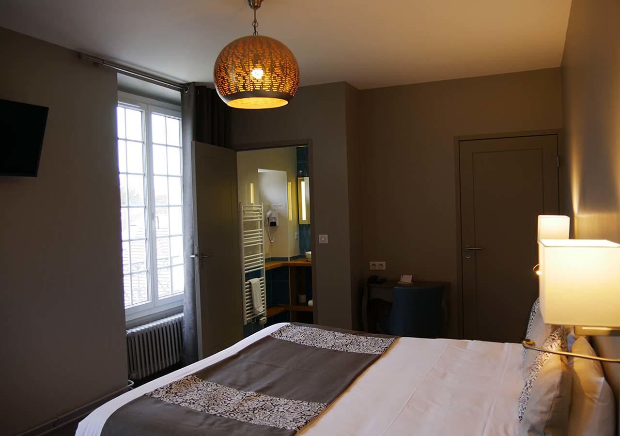 Logis - Auberge De L'Abbaye Thiron-Gardais Zewnętrze zdjęcie