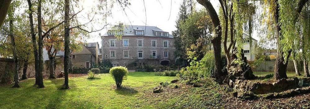 Logis - Auberge De L'Abbaye Thiron-Gardais Zewnętrze zdjęcie