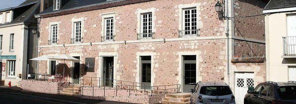 Logis - Auberge De L'Abbaye Thiron-Gardais Zewnętrze zdjęcie