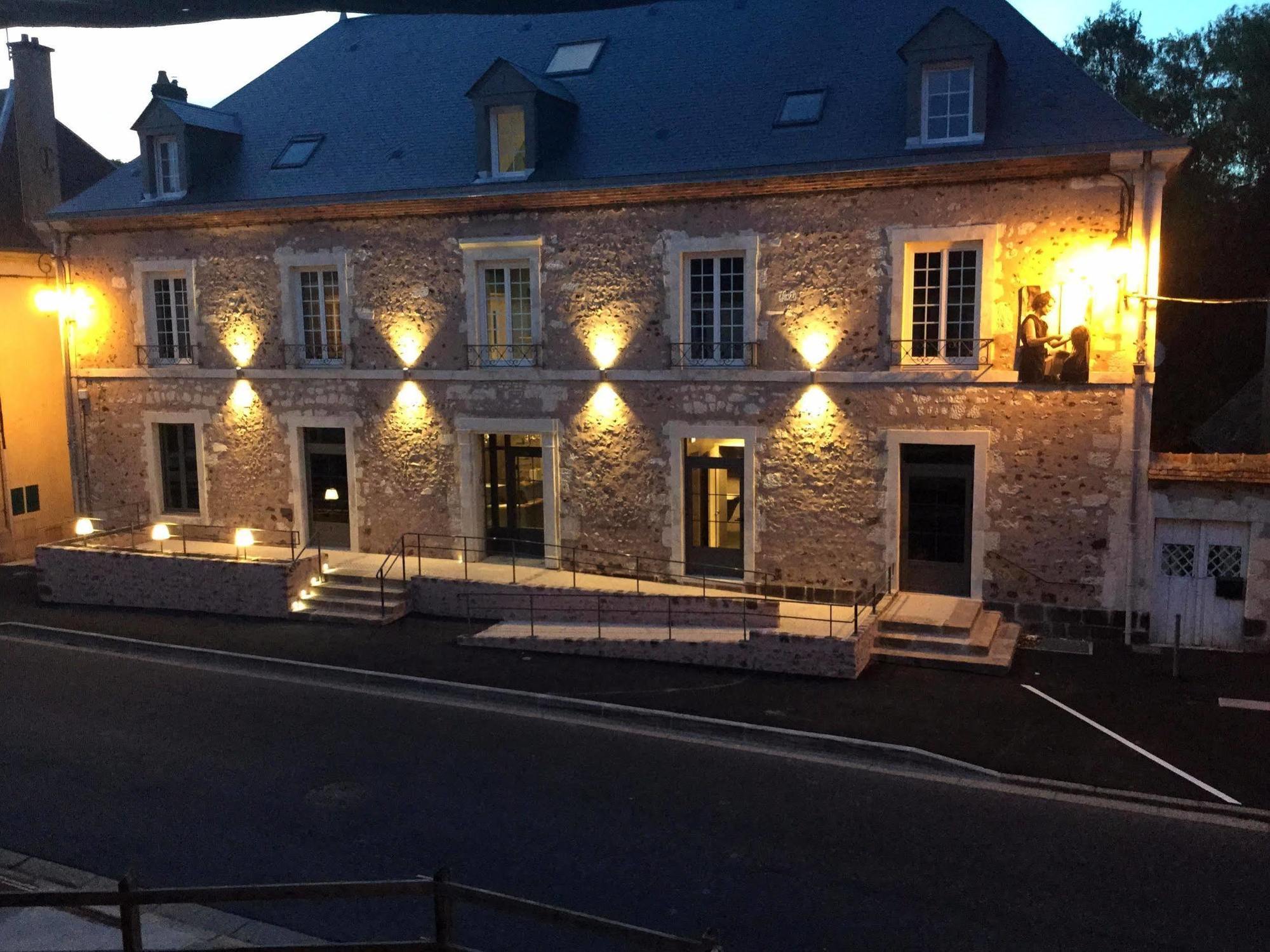 Logis - Auberge De L'Abbaye Thiron-Gardais Zewnętrze zdjęcie